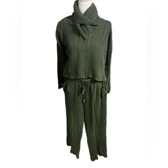 pusco Tops - Pusco matching green knitted Hooded top medium pants green Brazilian vintage